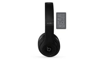 overear-studio-wireless-matte-black-standard-side-badge-2-O